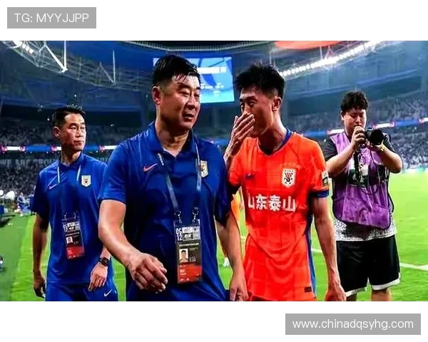 韩鹏赛前激励队员：我们不怕辛苦 坐四小时火车来不是为送分