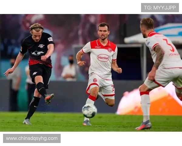 斯图加特与海登海姆激战上半场双方互交白卷比分仍为零比零 斯图加特与海登海姆激战上半场双方互交白卷比分仍为零比零