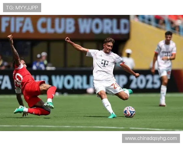 儿时卧室巨幅拜仁队徽见证梦想成真 比朔夫：我终于成为拜仁的一员